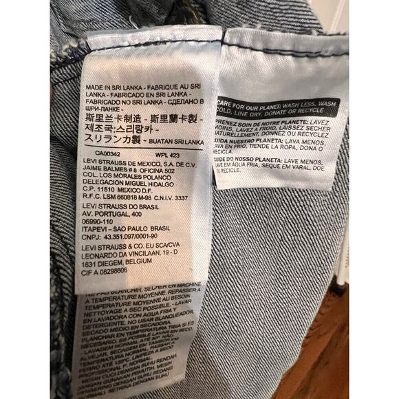 Levi Strauss Co. Trucker Denim Jacket Cropped Long Sleeves Dark Wash Womens M - Picture 4 of 8